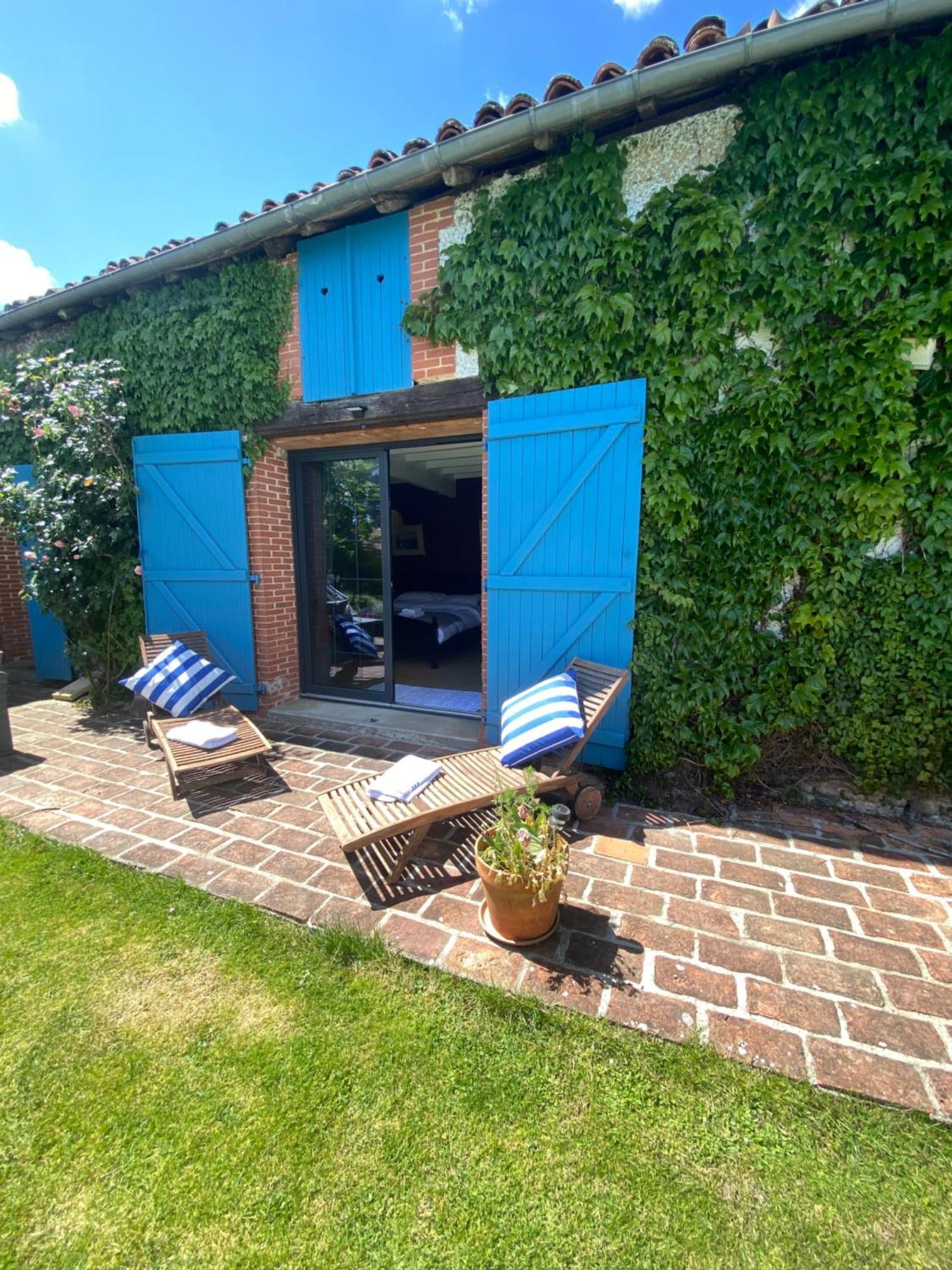 Domaine Du Tafiart Bed & Breakfast Sarron Eksteriør bilde