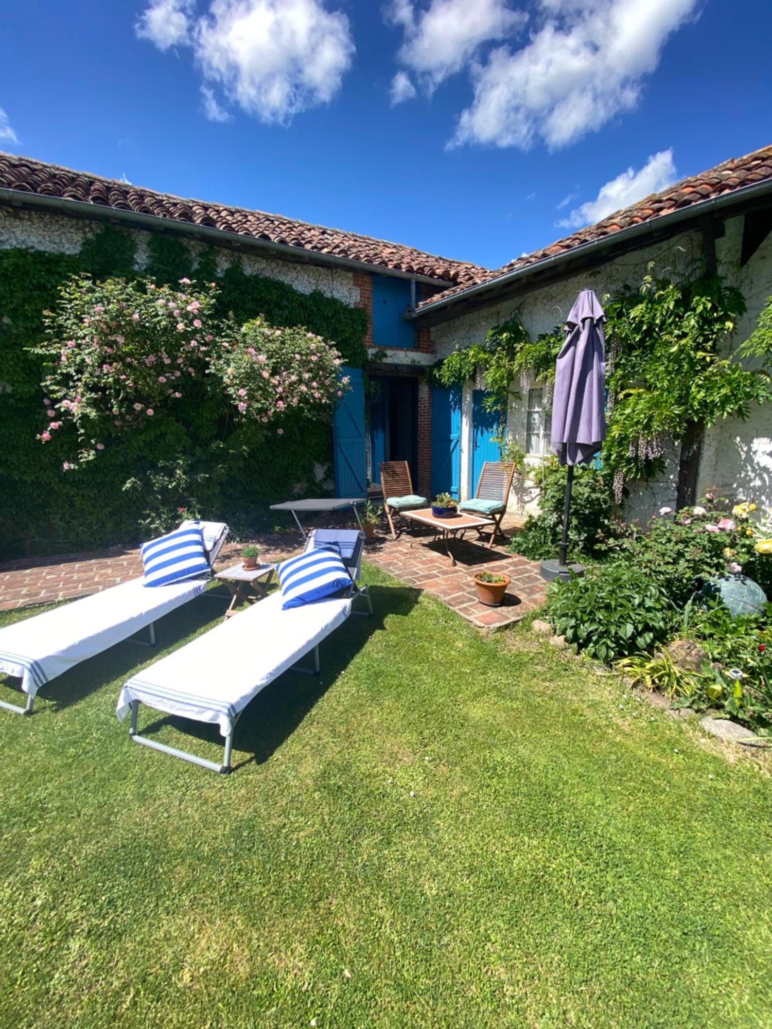 Domaine Du Tafiart Bed & Breakfast Sarron Eksteriør bilde