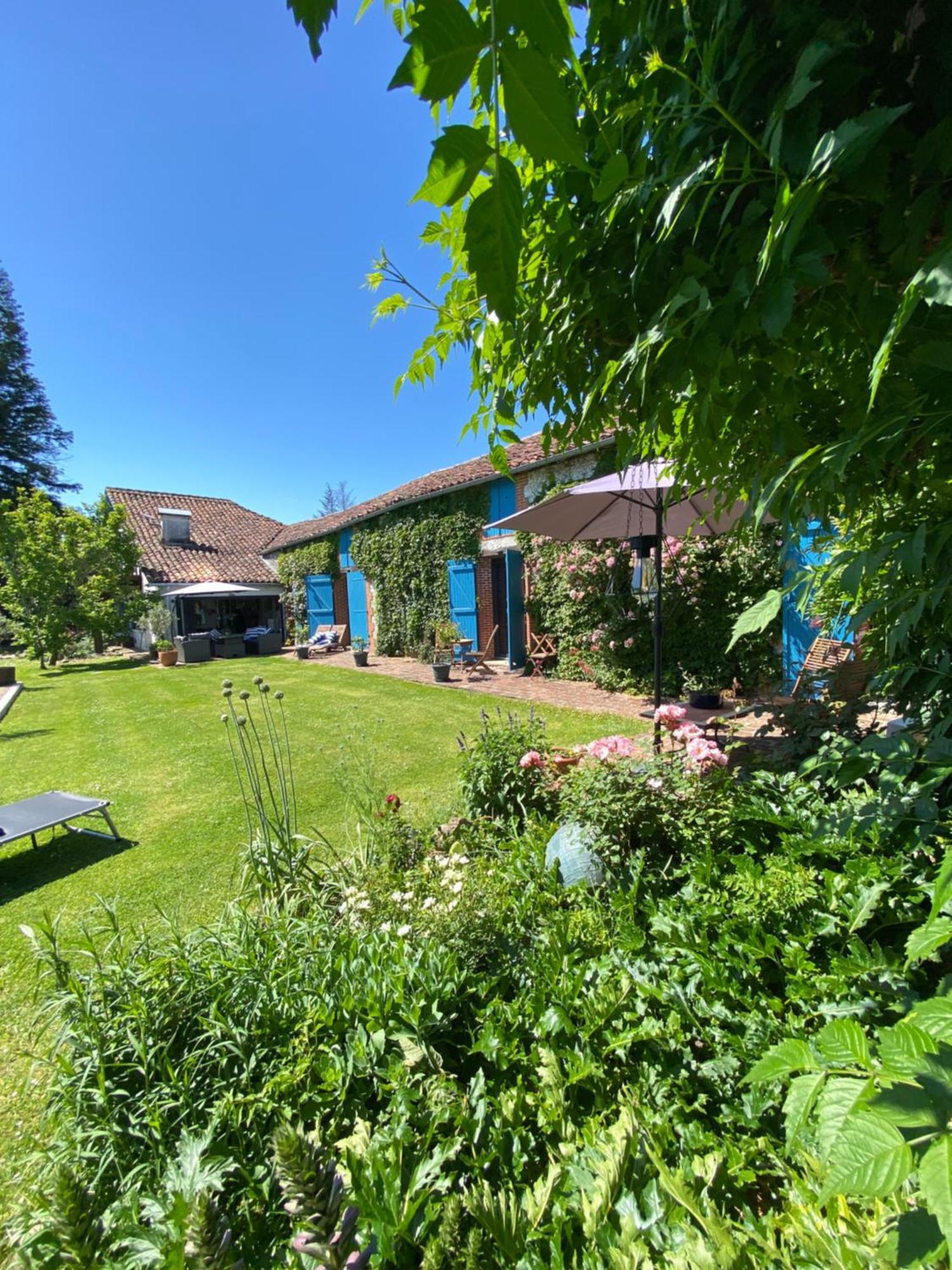 Domaine Du Tafiart Bed & Breakfast Sarron Eksteriør bilde